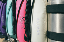 โหลดรูปภาพลงในเครื่องมือใช้ดูของ Gallery AKUANA SONIC streamlined wing BCD product view